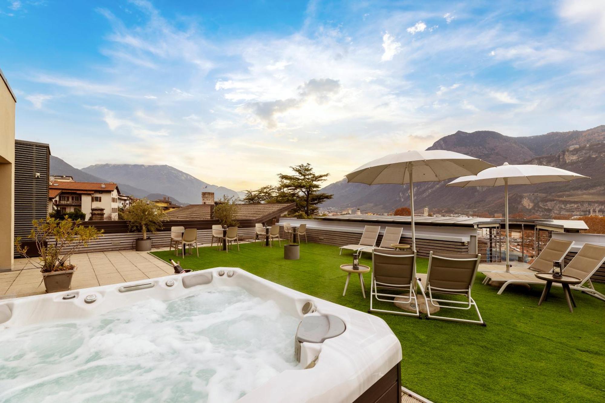 La Villa - Luxury Guest House Trento Exterior photo