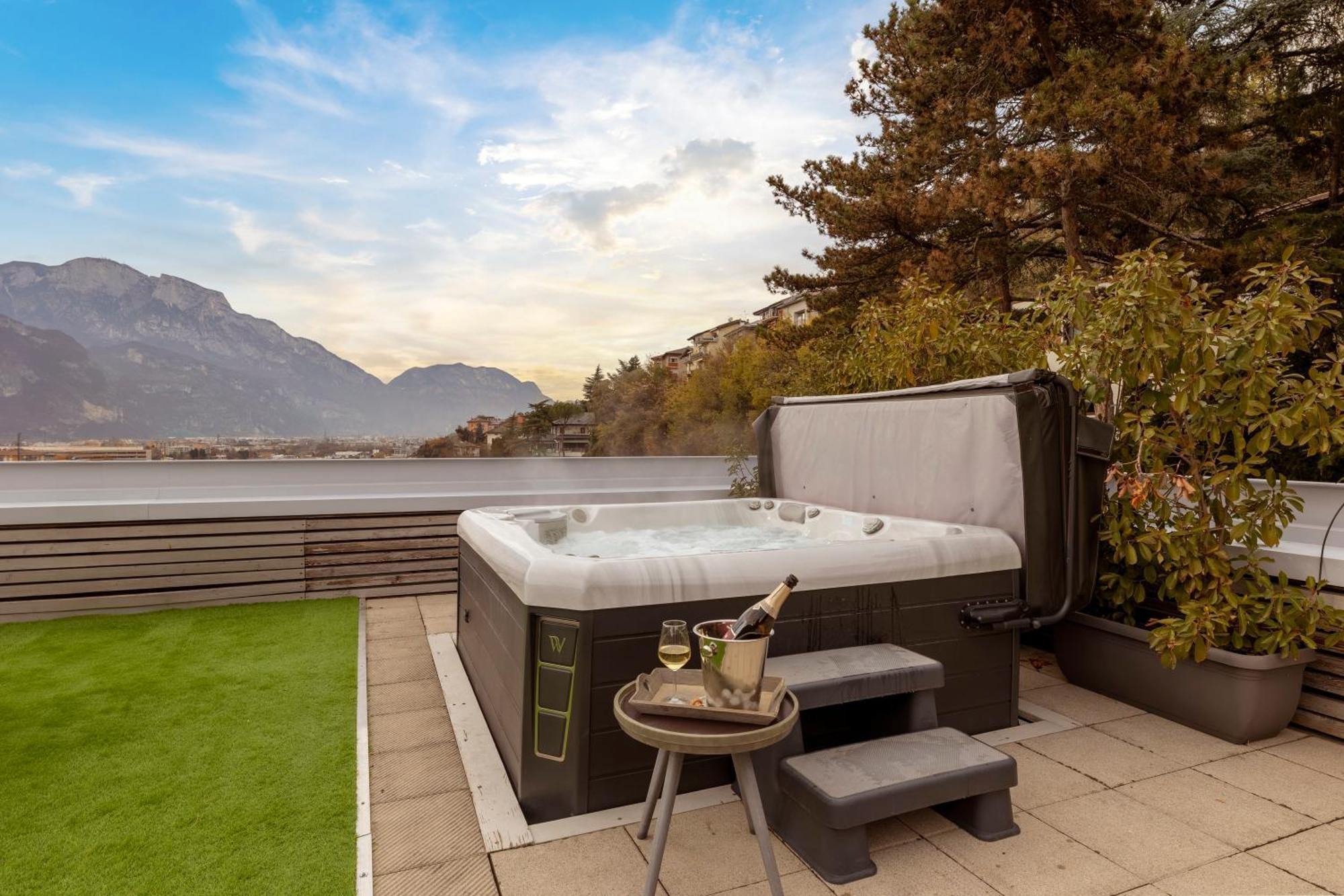 La Villa - Luxury Guest House Trento Exterior photo